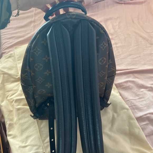 🙏🏻SOLD 🥳 100% Authentic Louis Vuitton Backpack - Picture 4 of 7
